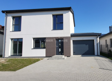 Parduodamas namas Bičių g., Jakų k., Klaipėdos r. sav., 130 m2 ploto, 2 aukštai