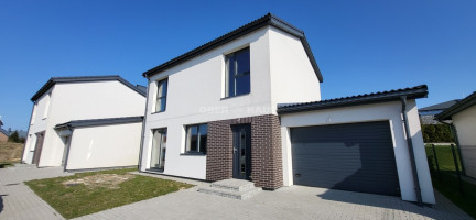 Parduodamas namas Bičių g., Jakų k., Klaipėdos r. sav., 130 m2 ploto, 2 aukštai 2