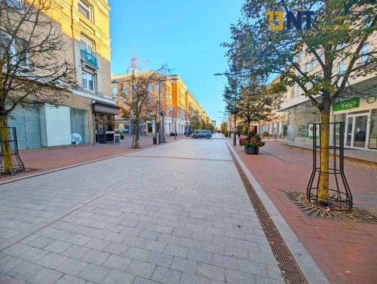 KOMERCINĖS-PREKYBOS PATALPOS ŠIAULIŲ BULVARE 14