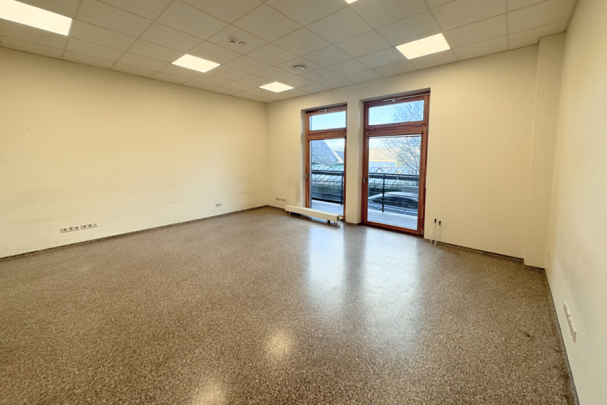 Parduodama klinika Trakuose, Vytauto g., 385 kv.m ploto 14