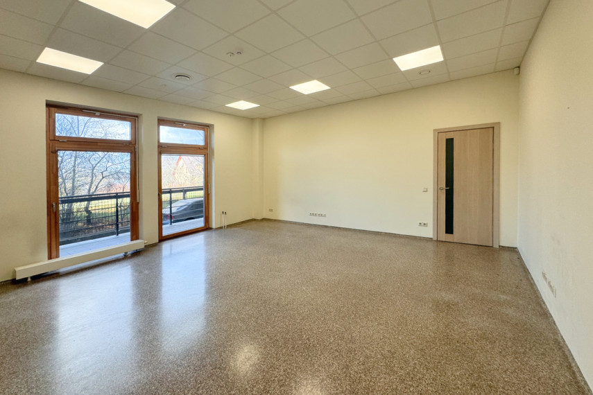 Parduodama klinika Trakuose, Vytauto g., 385 kv.m ploto 15
