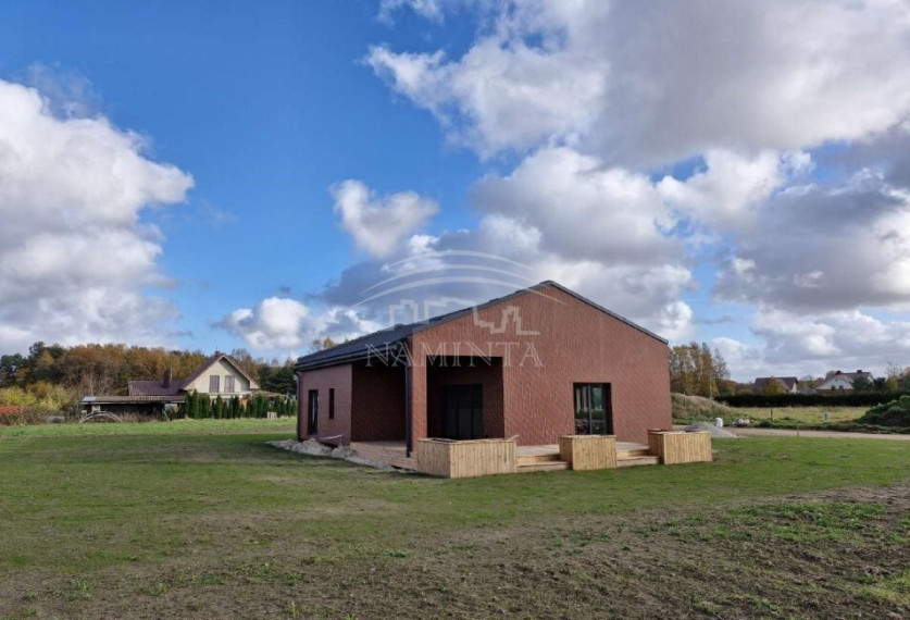 Parduodamas namas Dovilų mstl., Klaipėdos r. sav., 110 m2 ploto, 1 aukštai 3