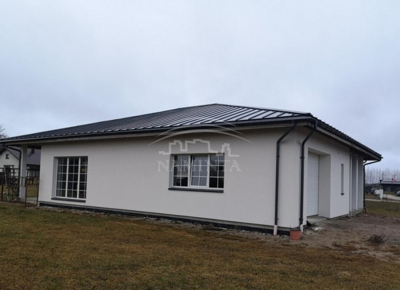 Parduodamas namas Šakinių k., Klaipėdos r. sav., 180 m2 ploto, 1 aukštai 2