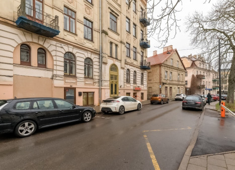 Parduodamos administracinės, kitos paskirties, paslaugų, prekybos, sandėliavimo patalpos A. Domaševičiaus g., Viršuliškės, Vilniaus m., Vilniaus m. sav., 43 m2 ploto
