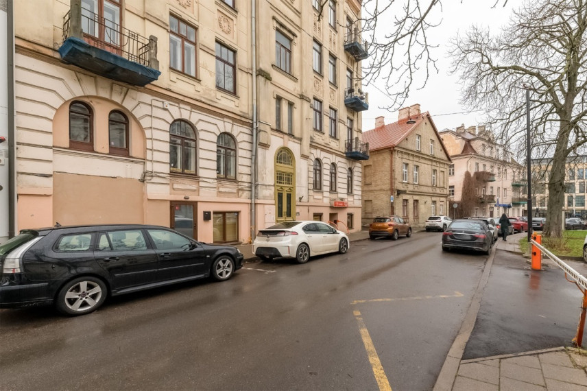 Parduodamos administracinės, kitos paskirties, paslaugų, prekybos, sandėliavimo patalpos A. Domaševičiaus g., Viršuliškės, Vilniaus m., Vilniaus m. sav., 43 m2 ploto 1