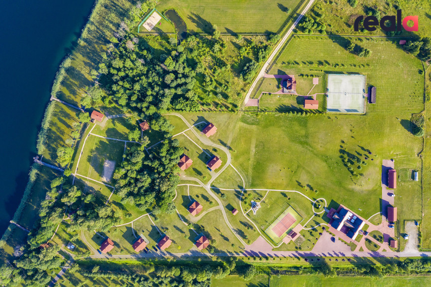 Parduodamas rąstinis namelis