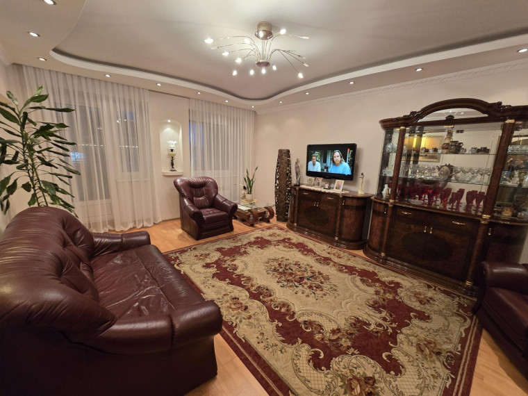 Parduodamas butas Laisvės pr., Pašilaičiai, Vilniaus m., Vilniaus m. sav., 100.00 m² ploto 3 kambariai 2