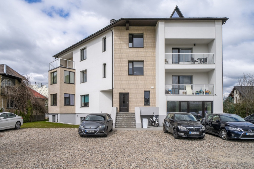 Parduodamas butas Padekaniškių g., Pilaitė, Vilniaus m., Vilniaus m. sav., 30 m2 ploto, 1 kambariai 16