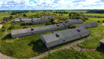 Molėtų r. nuomojami buvusios fermos pastatai, ~1eur už kv.m. 16