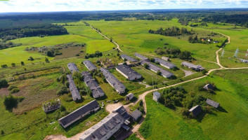 Molėtų r. nuomojami buvusios fermos pastatai, ~1eur už kv.m. 18