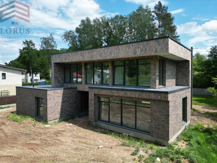 Parduodamas namas Bajorai, Vilniaus m., Vilniaus m. sav., 183 m2 ploto, 1 aukštai 3
