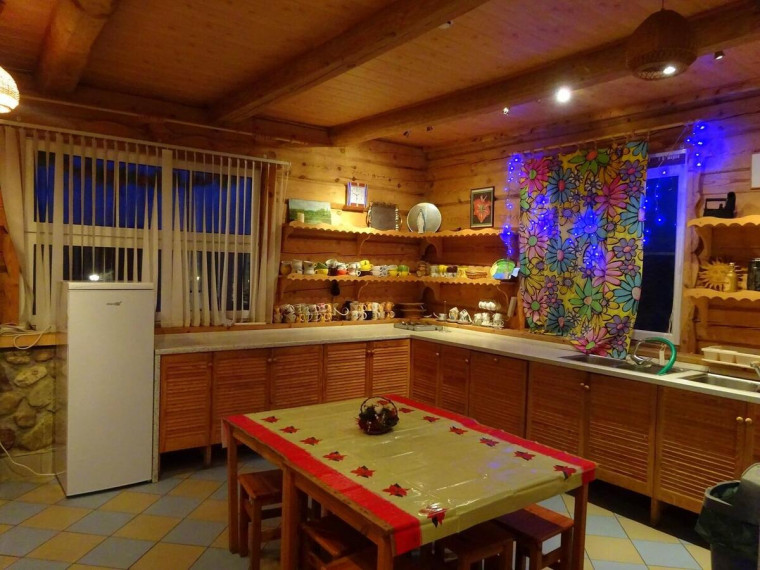 Nuomojamas namas Bijūnų k., Trakų r. sav., 331 m2 ploto, 2 aukštai 12