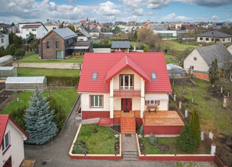 Parduodamas namas Aukščių g., Domeikavos k., Kauno r. sav., 270.07 m2 ploto, 2 aukštai