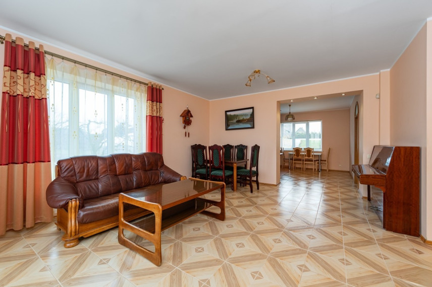Parduodamas namas Aukščių g., Domeikavos k., Kauno r. sav., 270.07 m2 ploto, 2 aukštai 4