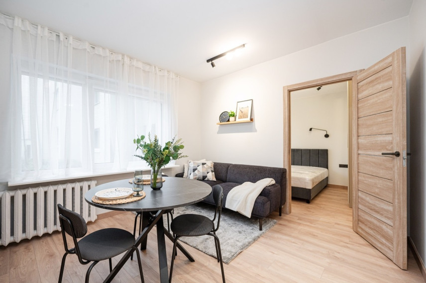 Parduodamas butas Šeimyniškių g., Šnipiškės, Vilniaus m., Vilniaus m. sav., 134 m2 ploto, 6 kambariai 5