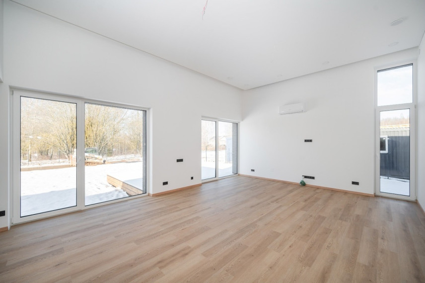 Parduodamas namas Vilniaus r. sav., Didžiasalio k., Bitininkų g., 103 m2 ploto, 1 aukštai 4