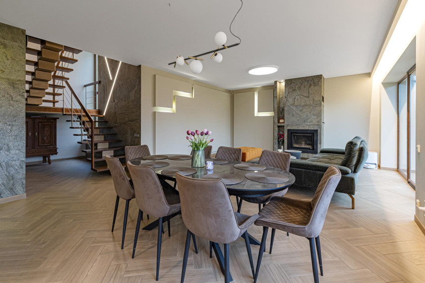 Parduodamas namas Tujų g., Garliavos m., Kauno r. sav., 214 m² ploto 4 kambariai 1