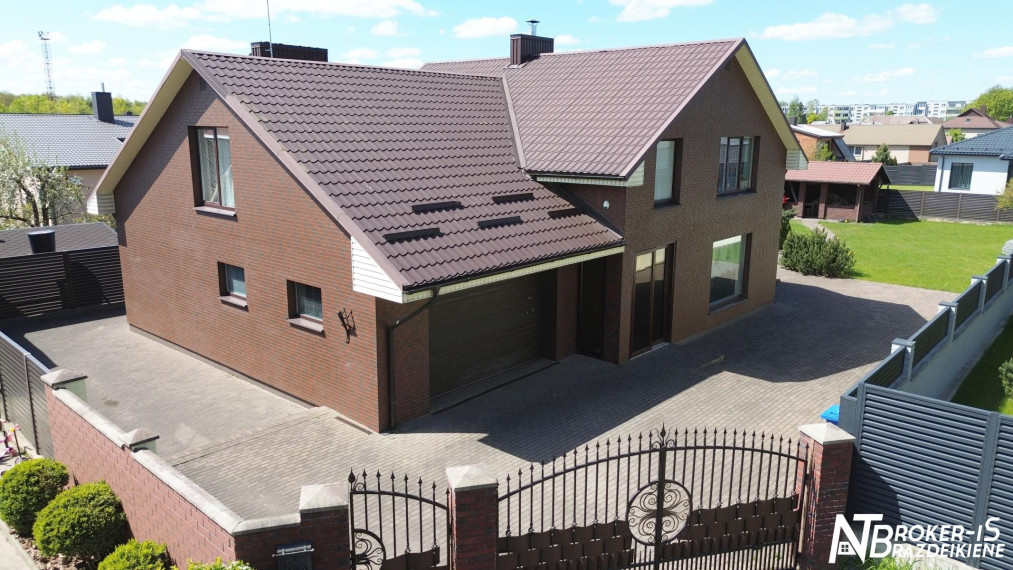 Parduodamas namas Rėkyvos g., Centras, Šiaulių m., Šiaulių m. sav., 237.54 m² ploto 6 kambariai 2