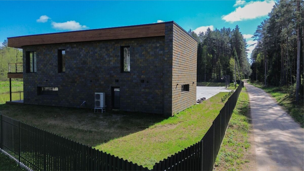 Ypatingas pasiūlymas ieškantiems namų, kurių artimiausioje aplinkoje karaliautų gamta, ramybė ir privatumas! 12