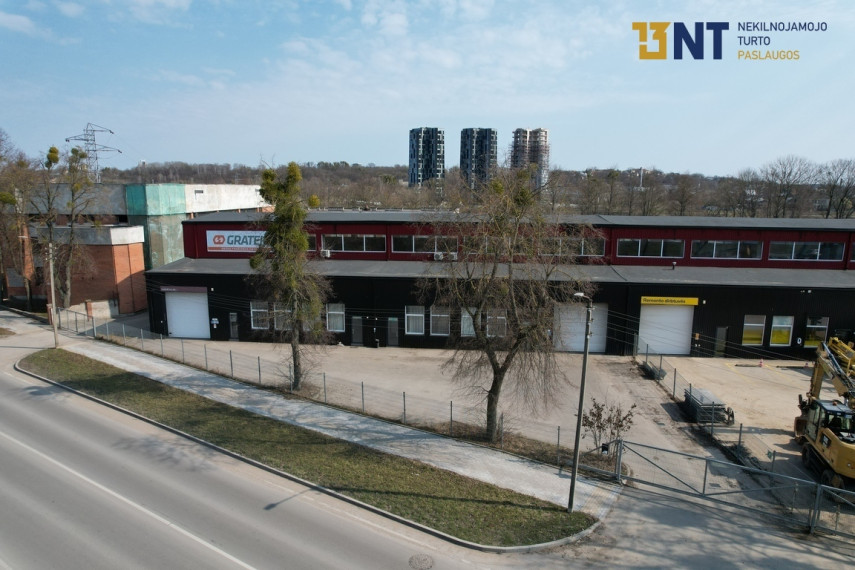 SANDĖLIAVIMO-GAMYBOS PATALPOS (SU NUOSAVA APTVERTA TERITORIJA), 3 PAKELIAMI VARTAI MODULINIO NAMUKO NĖRA PATALPOSE 2
