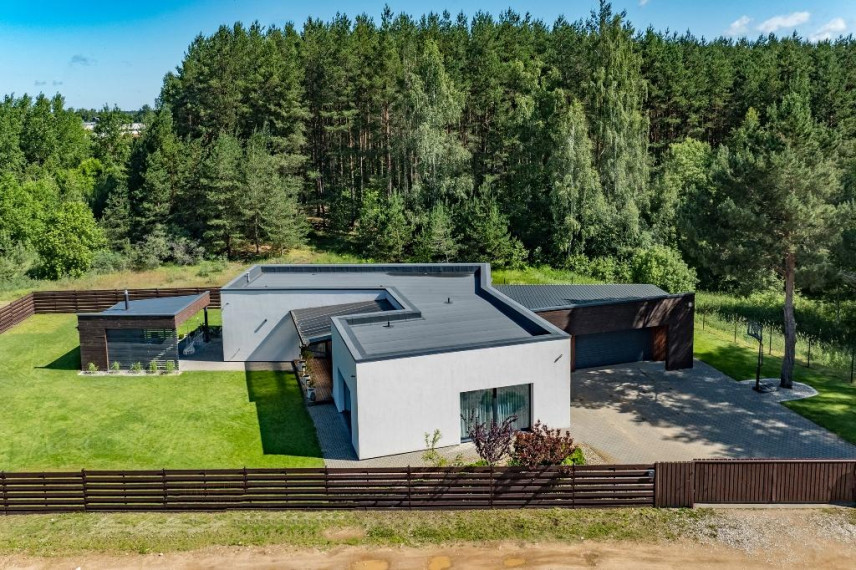 Parduodamas namas Vilniaus g., Molėtų m., Molėtų r. sav., 174.56 m² ploto 4 kambariai 3