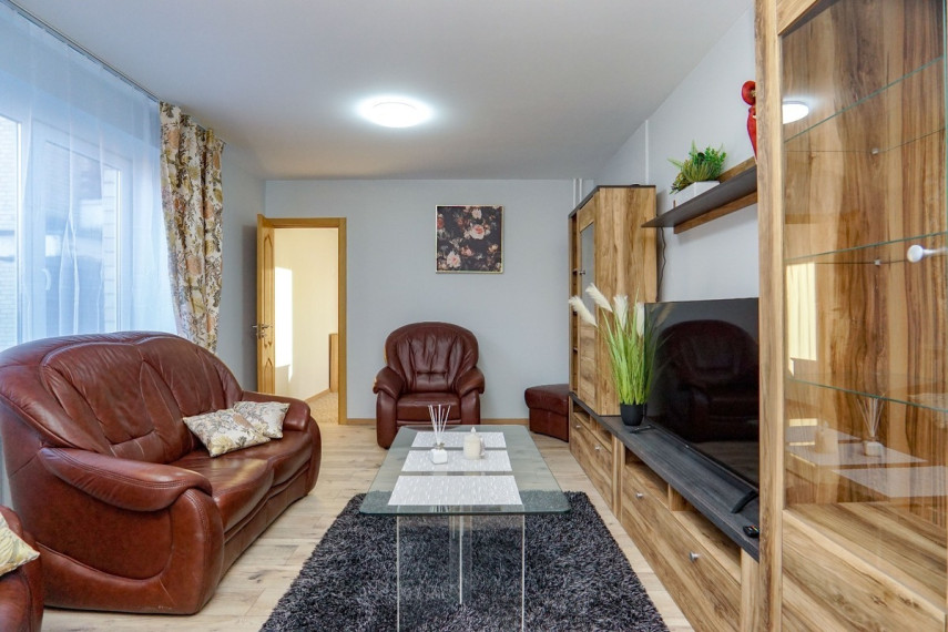 Nuomojamas butas Dainavos g., Pilėnai, Panevėžio m., Panevėžio m. sav., 69.96 m2 ploto, 3 kambariai 2