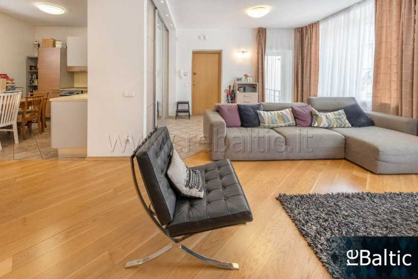 Nuomojamas butas Šv. Ignoto g., Senamiestis, Vilniaus m., Vilniaus m. sav., 95 m2 ploto, 3 kambariai 6
