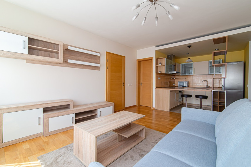 Nuomojamas butas Girulių g., Pašilaičiai, Vilniaus m., Vilniaus m. sav., 66 m2 ploto, 3 kambariai 5