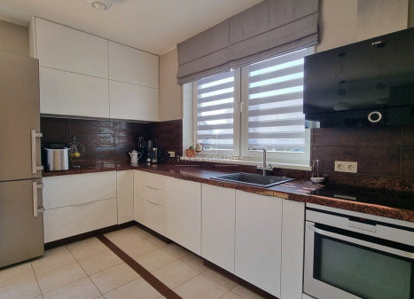 Parduodamas namas Slengių k., Klaipėdos r. sav., 230 m2 ploto, 2 aukštai