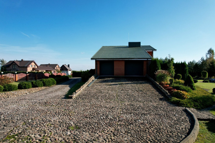 Parduodamas namas Klaipėdos r. sav., Alksnių k., Švyturio g., 281.13 m2 ploto, 1 aukštai 6