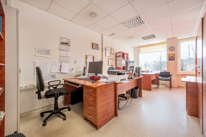 Parduodamos administracinės patalpos Kareivių g., Žirmūnai, Vilniaus m., Vilniaus m. sav., 500.02 m2 ploto 4