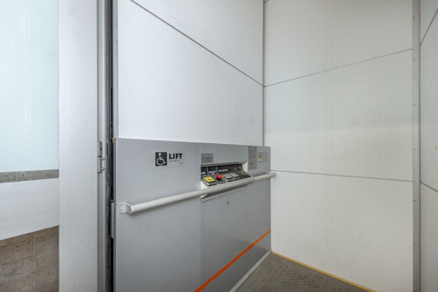 Parduodamos administracinės patalpos Kareivių g., Žirmūnai, Vilniaus m., Vilniaus m. sav., 500.02 m2 ploto 28