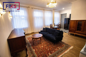 Nuomojamas butas D. Poškos g., Senamiestis, Kauno m., Kauno m. sav., 82.00 m² ploto 3 kambariai 24
