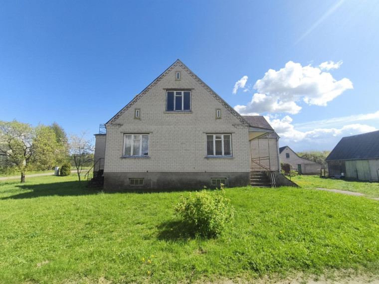 Parduodamas namas Liaušių k., Ukmergės r. sav., 217.00 m² ploto 5 kambariai 3