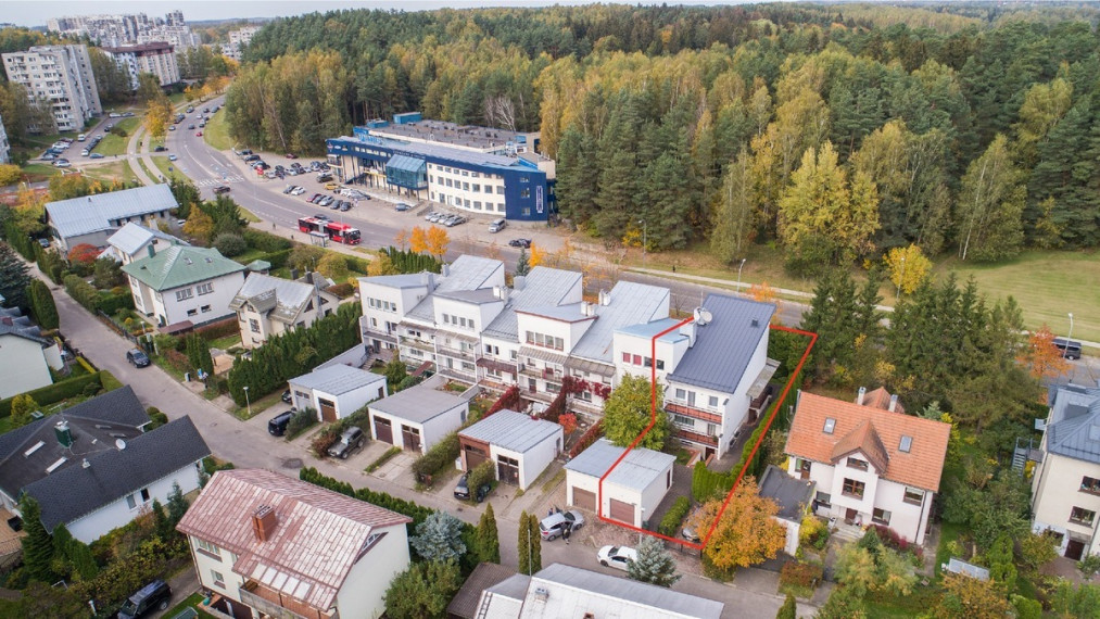 Parduodamas namas Liongino Baliukevičiaus-Dzūko g., Fabijoniškės, Vilniaus m., Vilniaus m. sav., 236.09 m2 ploto, 3 aukštai 21