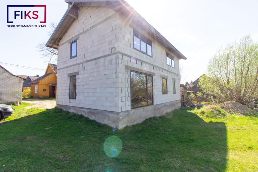 Parduodamas namas Taikos g., Kvėdarnos mstl., Šilalės r. sav., 145.00 m² ploto 4 kambariai 2