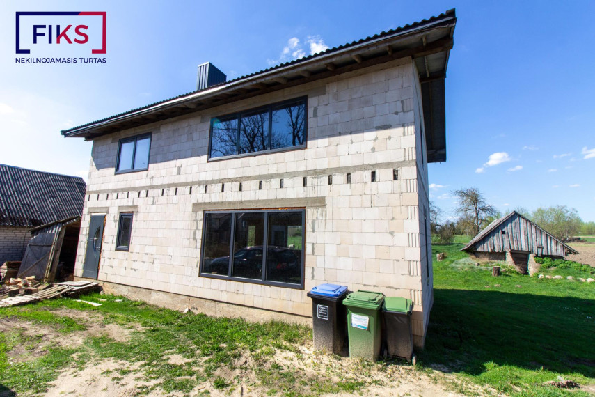 Parduodamas namas Taikos g., Kvėdarnos mstl., Šilalės r. sav., 145.00 m² ploto 4 kambariai 4