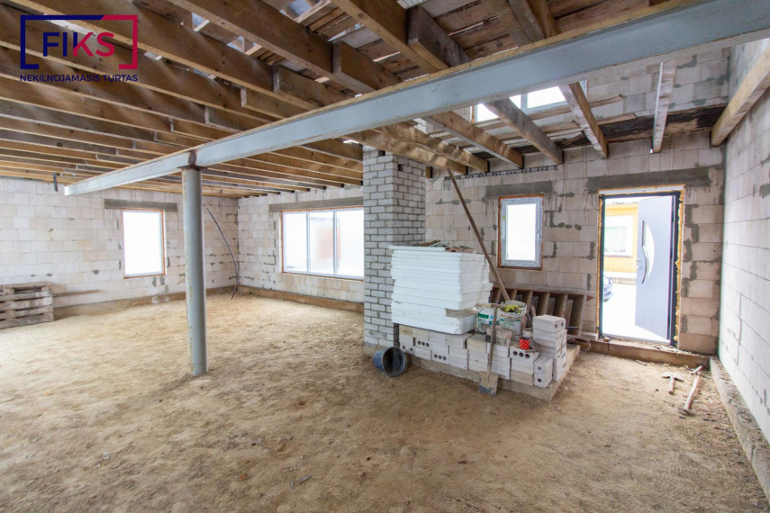 Parduodamas namas Taikos g., Kvėdarnos mstl., Šilalės r. sav., 145.00 m² ploto 4 kambariai 8