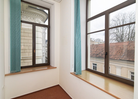 Nuomojamos administracinės patalpos Vilniaus g., Senamiestis, Vilniaus m., Vilniaus m. sav., 423.89 m2 ploto