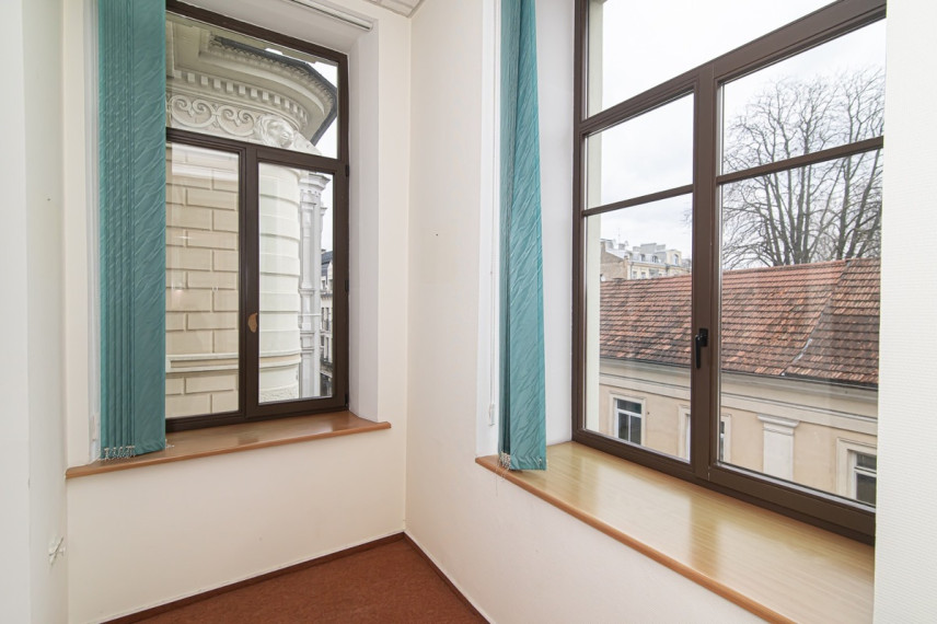 Nuomojamos administracinės patalpos Vilniaus g., Senamiestis, Vilniaus m., Vilniaus m. sav., 423.89 m2 ploto 1