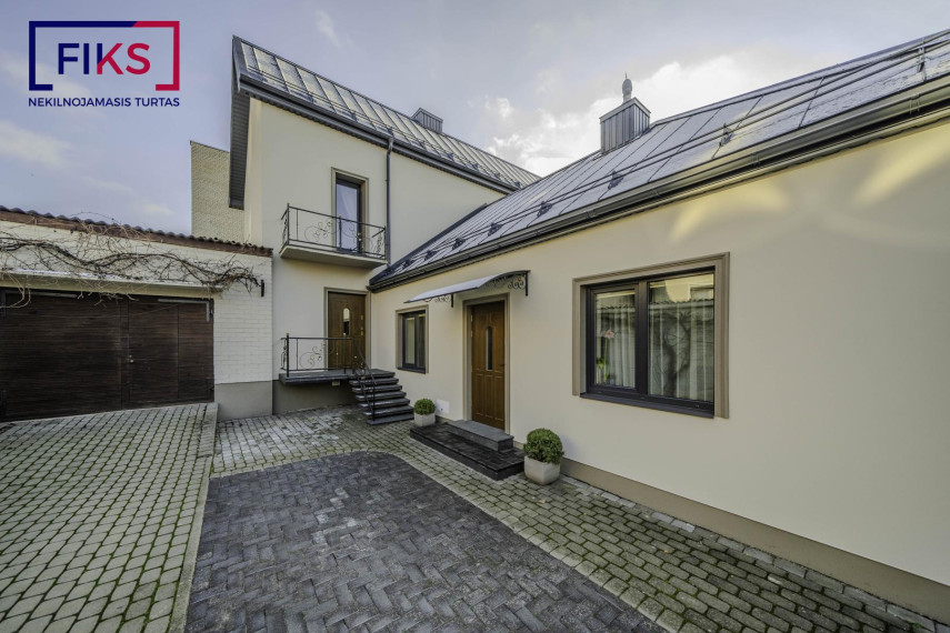 Parduodamas namas Ryšių g., Kauno m., Kauno m. sav., 199 m² ploto 6 kambariai 2