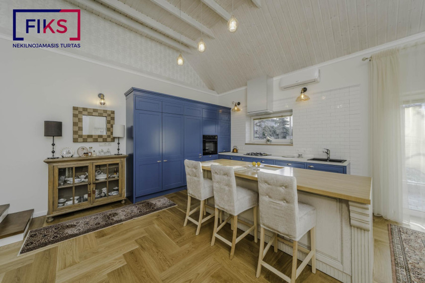 Parduodamas namas Ryšių g., Kauno m., Kauno m. sav., 199 m² ploto 6 kambariai 3
