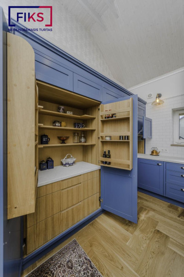Parduodamas namas Ryšių g., Kauno m., Kauno m. sav., 199 m² ploto 6 kambariai 4