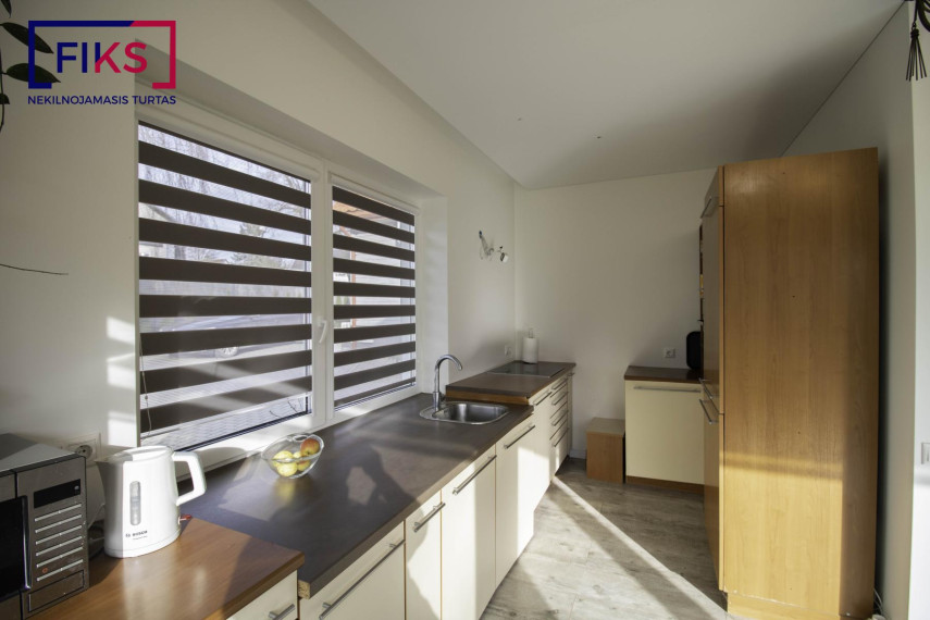 Parduodamas namas Čekiškės g., Vilkijos m., Kauno r. sav., 277.87 m² ploto 2 kambariai 6