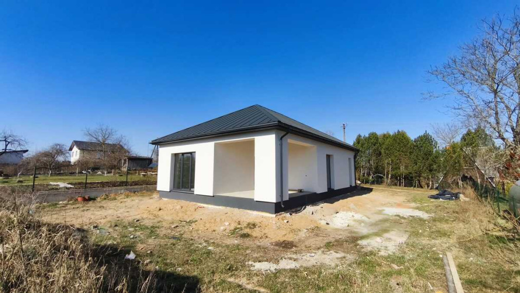 Parduodamas namas Rasos g., Rastinėnų k., Vilniaus r. sav., 80 m2 ploto, 1 aukštai 2