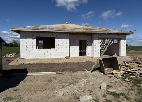 Parduodamas namas Genupio g., Raizgių k., Šiaulių r. sav., 154 m2 ploto, 1 aukštai