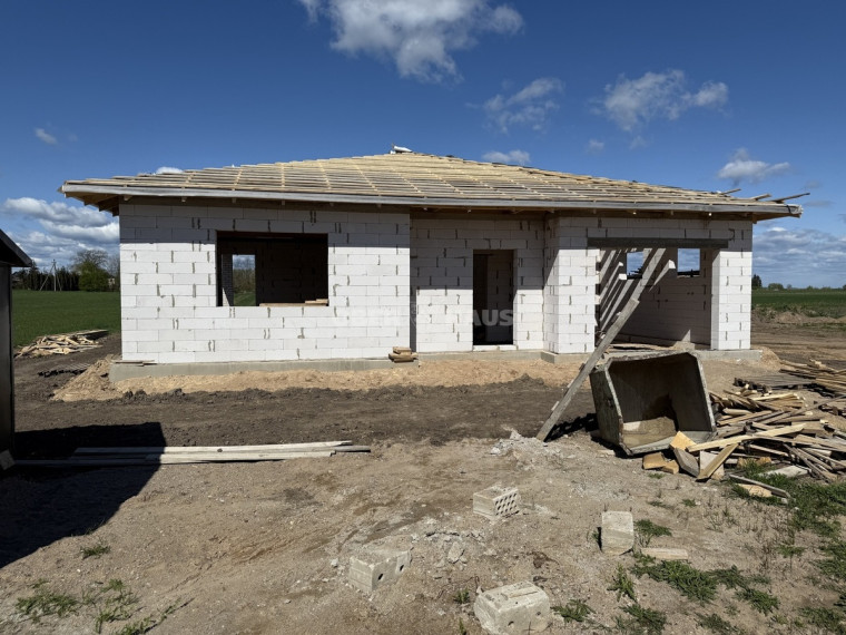 Parduodamas namas Genupio g., Raizgių k., Šiaulių r. sav., 154 m2 ploto, 1 aukštai 1