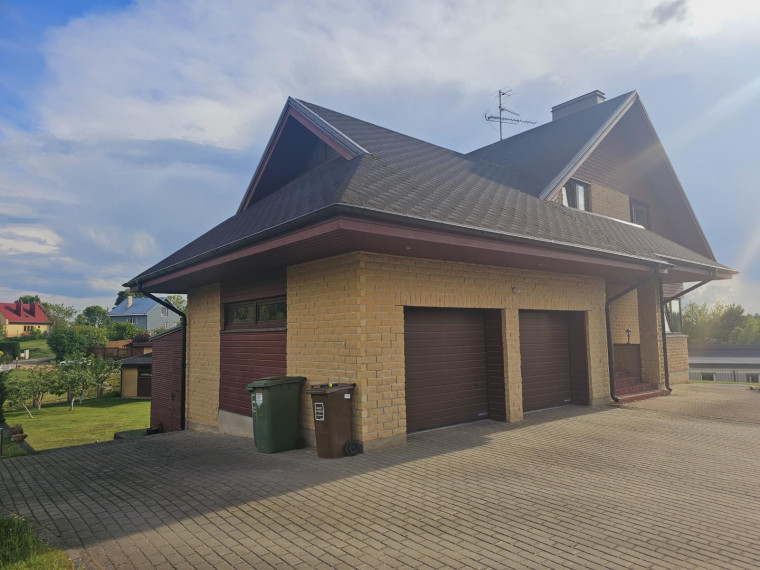 Parduodamas namas Druskininkų g., Alytaus k., Alytaus r. sav., 248 m² ploto 5 kambariai 3