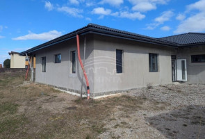 Parduodamas namas Budrikų k., Klaipėdos r. sav., 185 m2 ploto, 1 aukštai 8