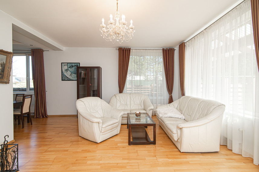 Parduodamas namas Žiedų g., Bajorai, Vilniaus m., Vilniaus m. sav., 167 m2 ploto, 2 aukštai 6